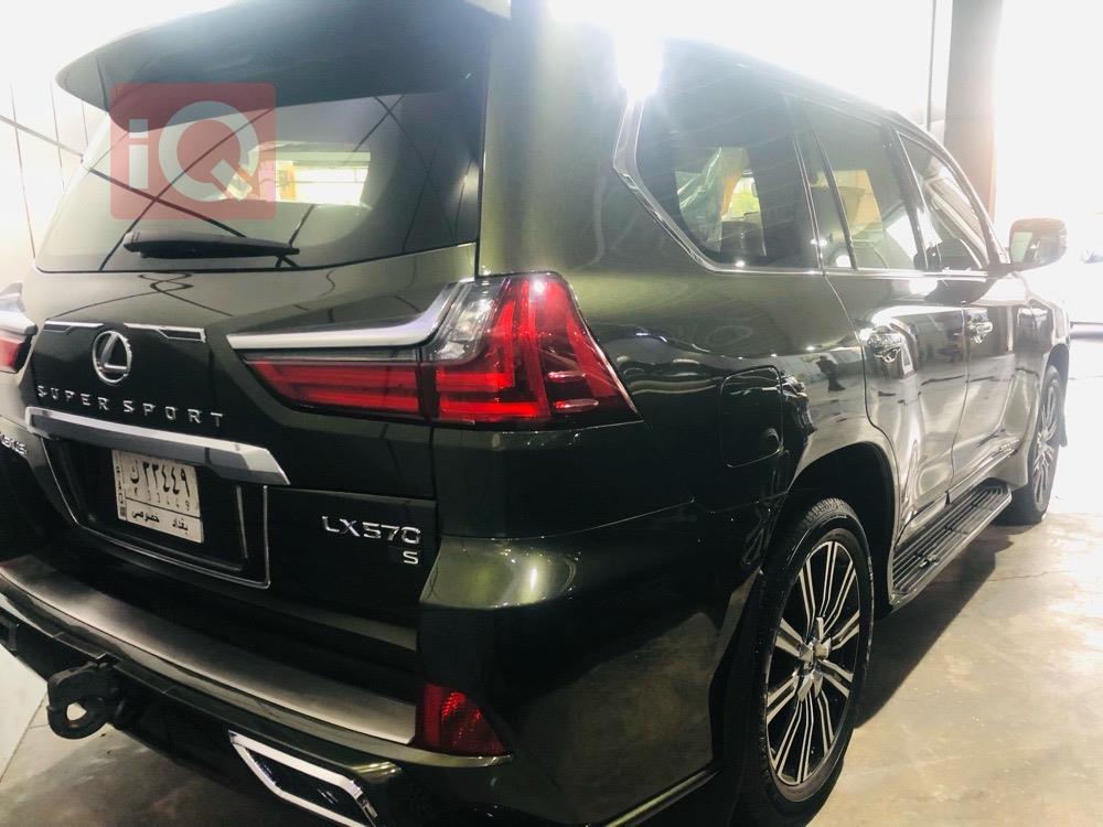 Lexus LX